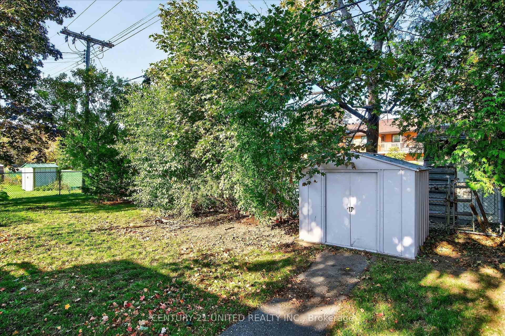 Photo 47 of 1037 Glebemount Crescent, Peterborough, Northcrest Ward 5 — HOMEH