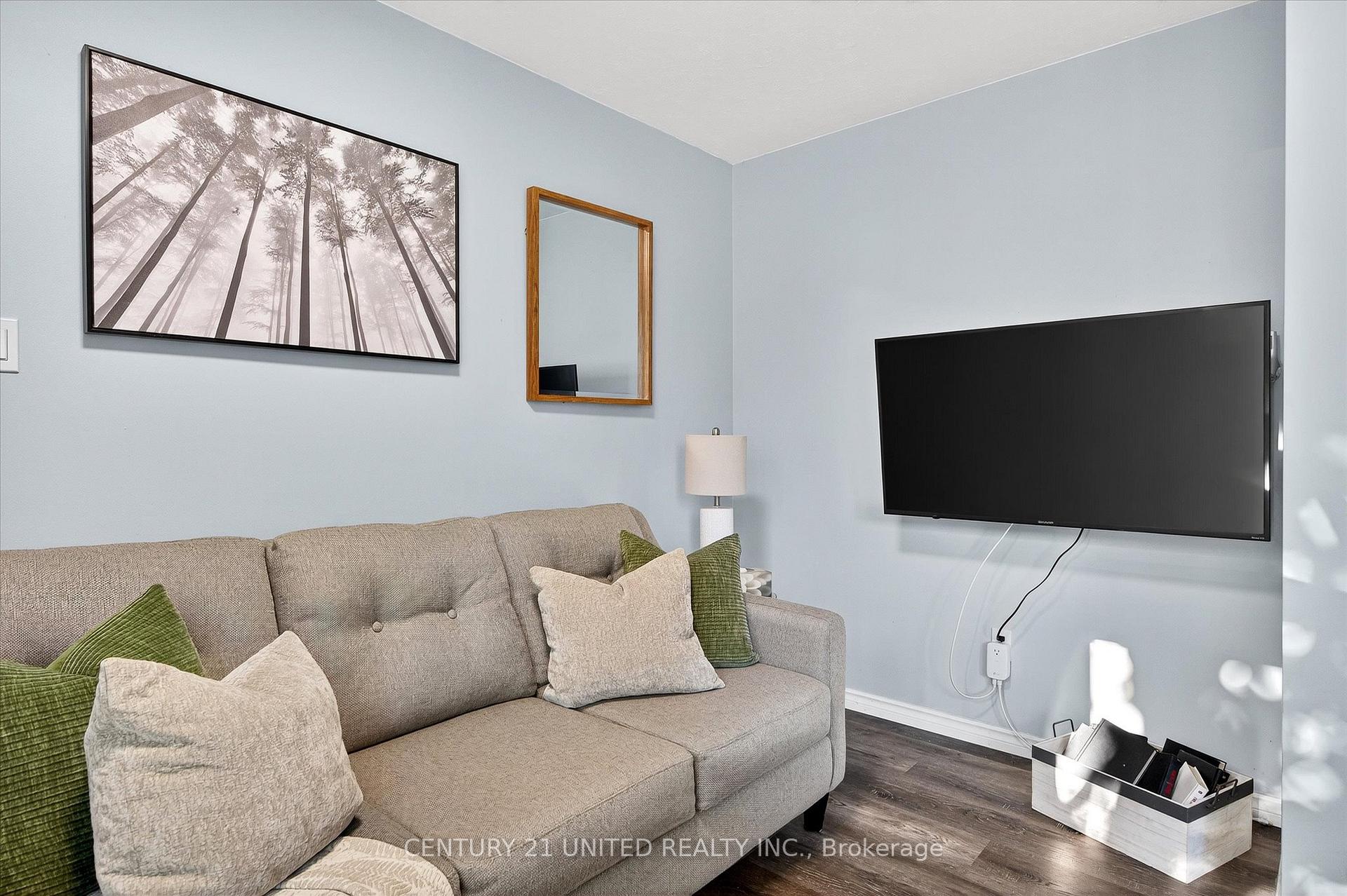 Photo 49 of 1037 Glebemount Crescent, Peterborough, Northcrest Ward 5 — HOMEH