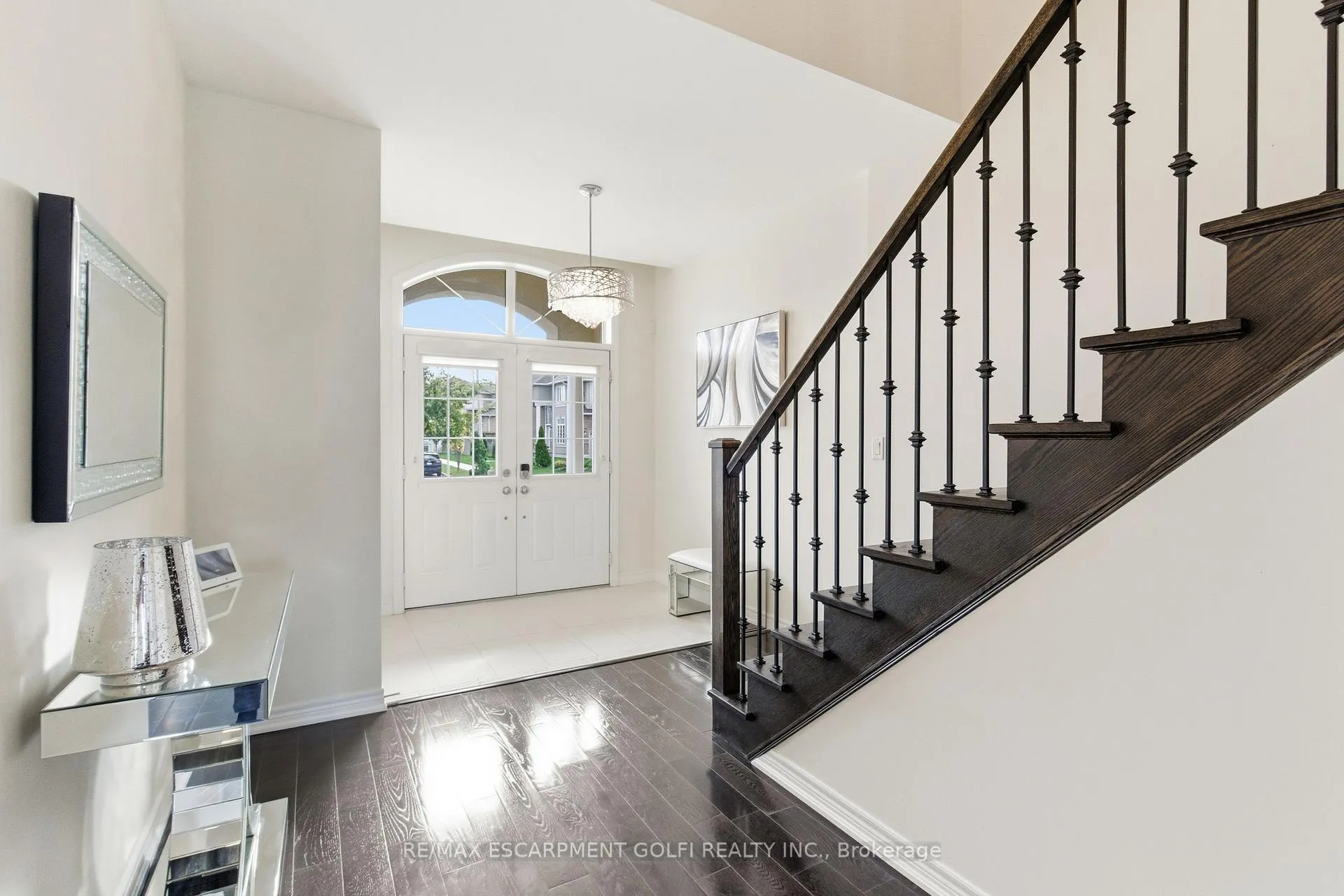 Photo 8 of 142 Irwin Avenue, Hamilton, Meadowlands — HOMEH