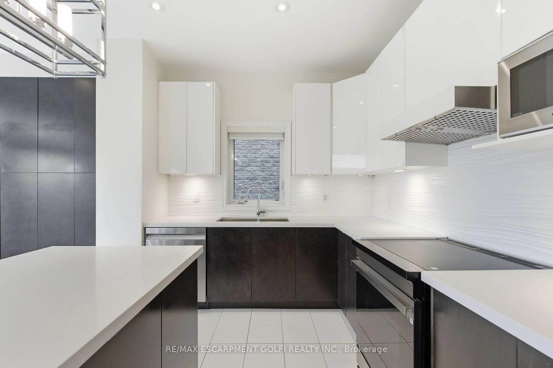 Photo 61 of 142 Irwin Avenue, Hamilton, Meadowlands — HOMEH