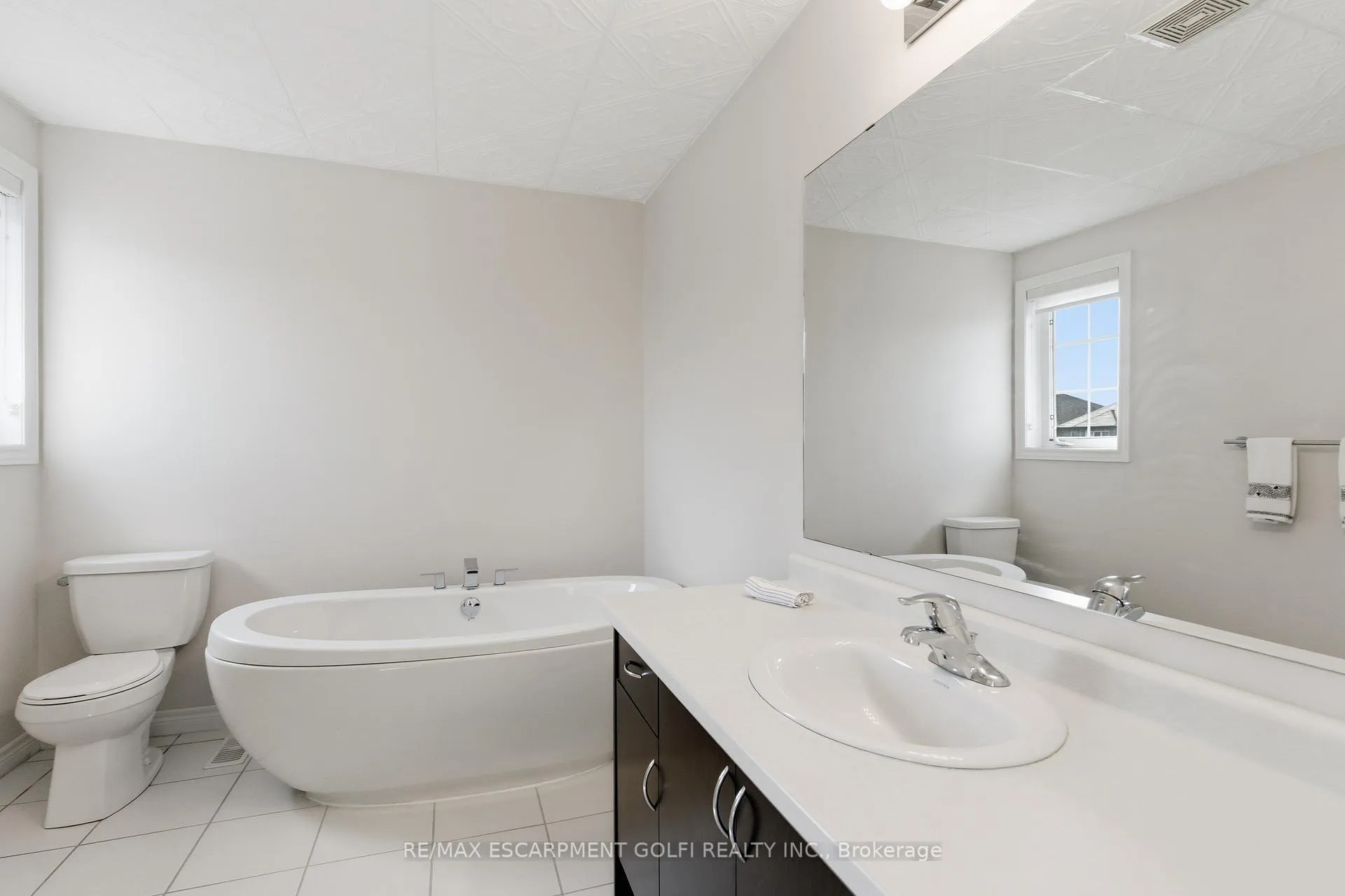 Photo 89 of 142 Irwin Avenue, Hamilton, Meadowlands — HOMEH