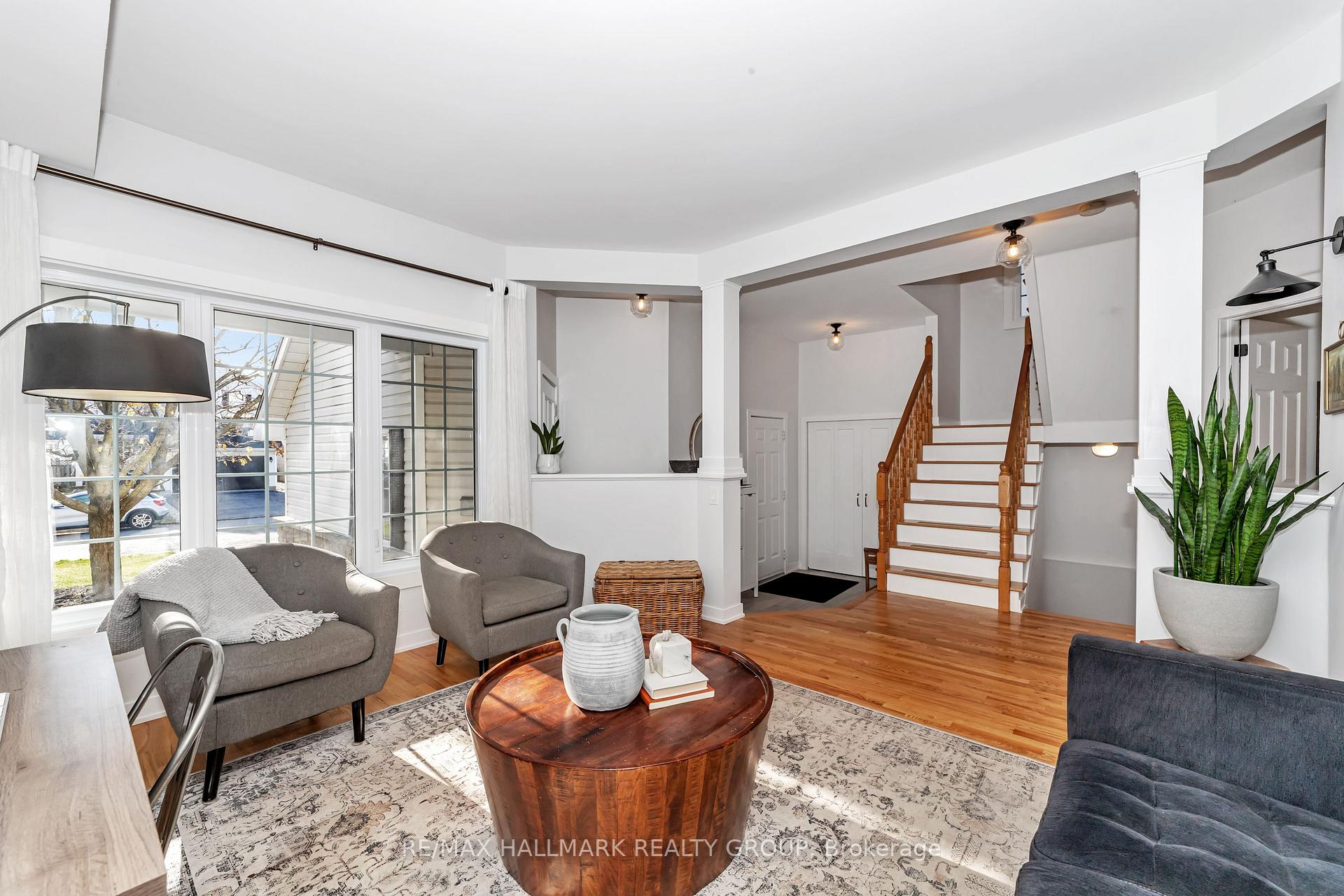 Photo 5 of 1589 Rumford Drive, Ottawa, Fallingbrook/Pineridge — HOMEH