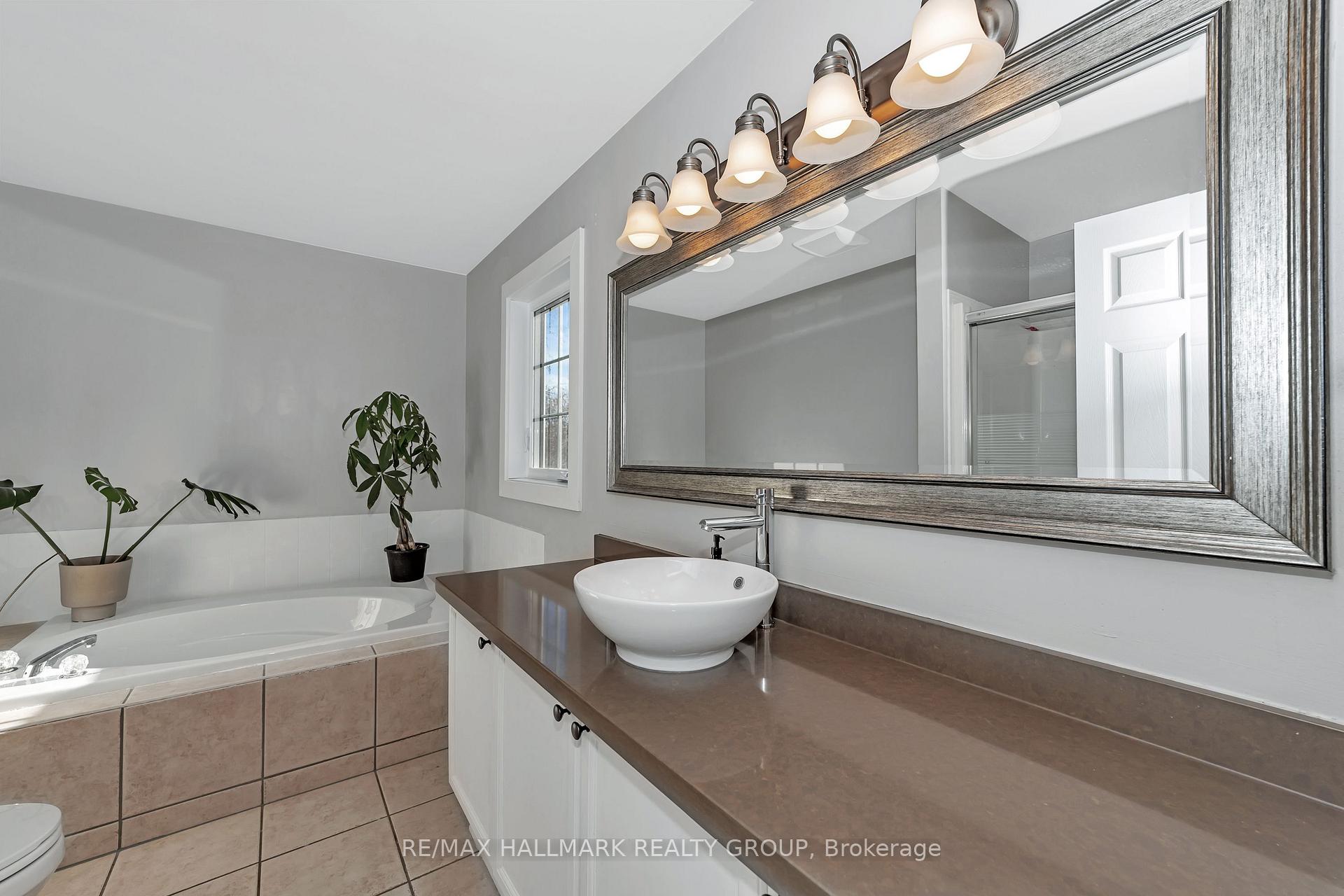 Photo 19 of 1589 Rumford Drive, Ottawa, Fallingbrook/Pineridge — HOMEH