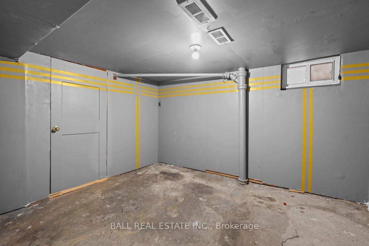 Photo 37 of 597 Gilmour Street, Peterborough, Town Ward 3 — HOMEH