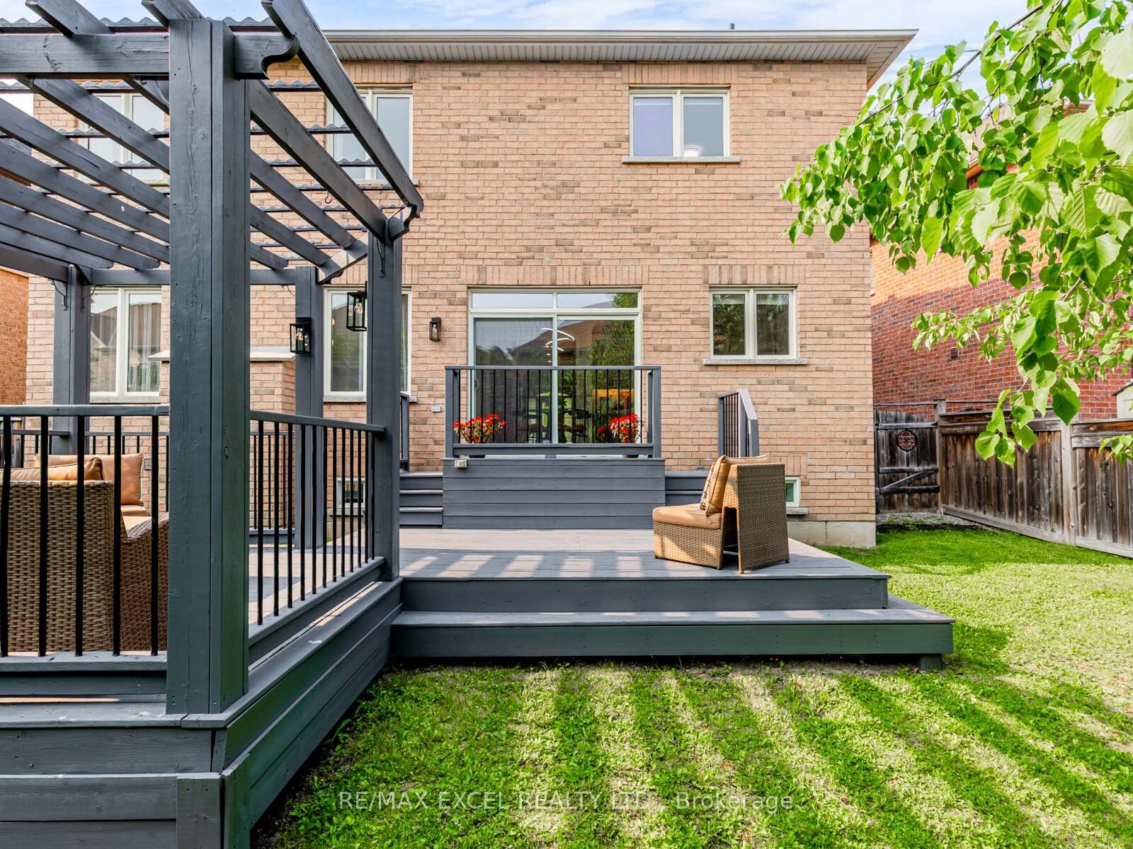 Photo 36 of 7 Thornhill Ravines Crescent, Vaughan, Patterson — HOMEH