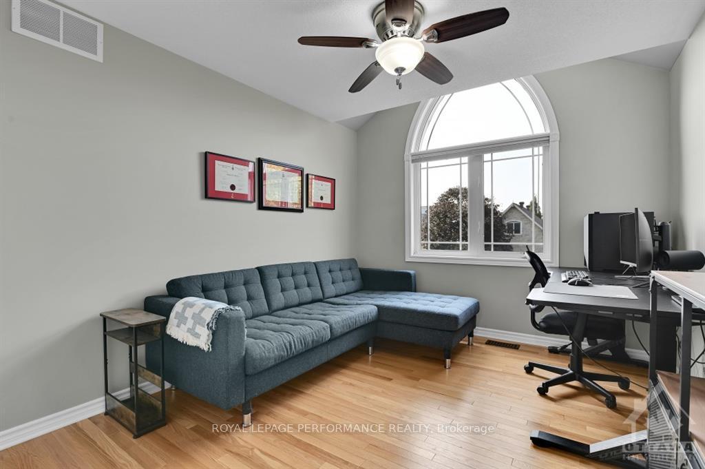 Photo 5 of 123 Trail Side Circle, Ottawa, Springridge/East Village — HOMEH