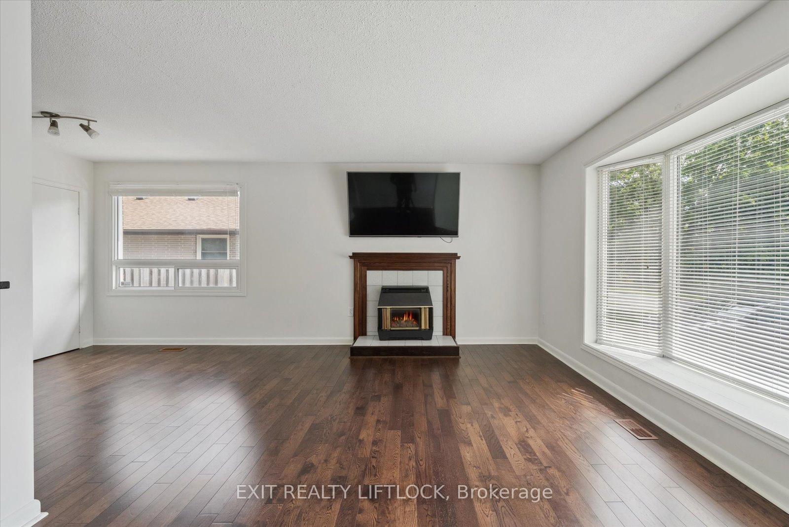 Photo 5 of 1294 Victory Drive, Peterborough, Town Ward 3 — HOMEH