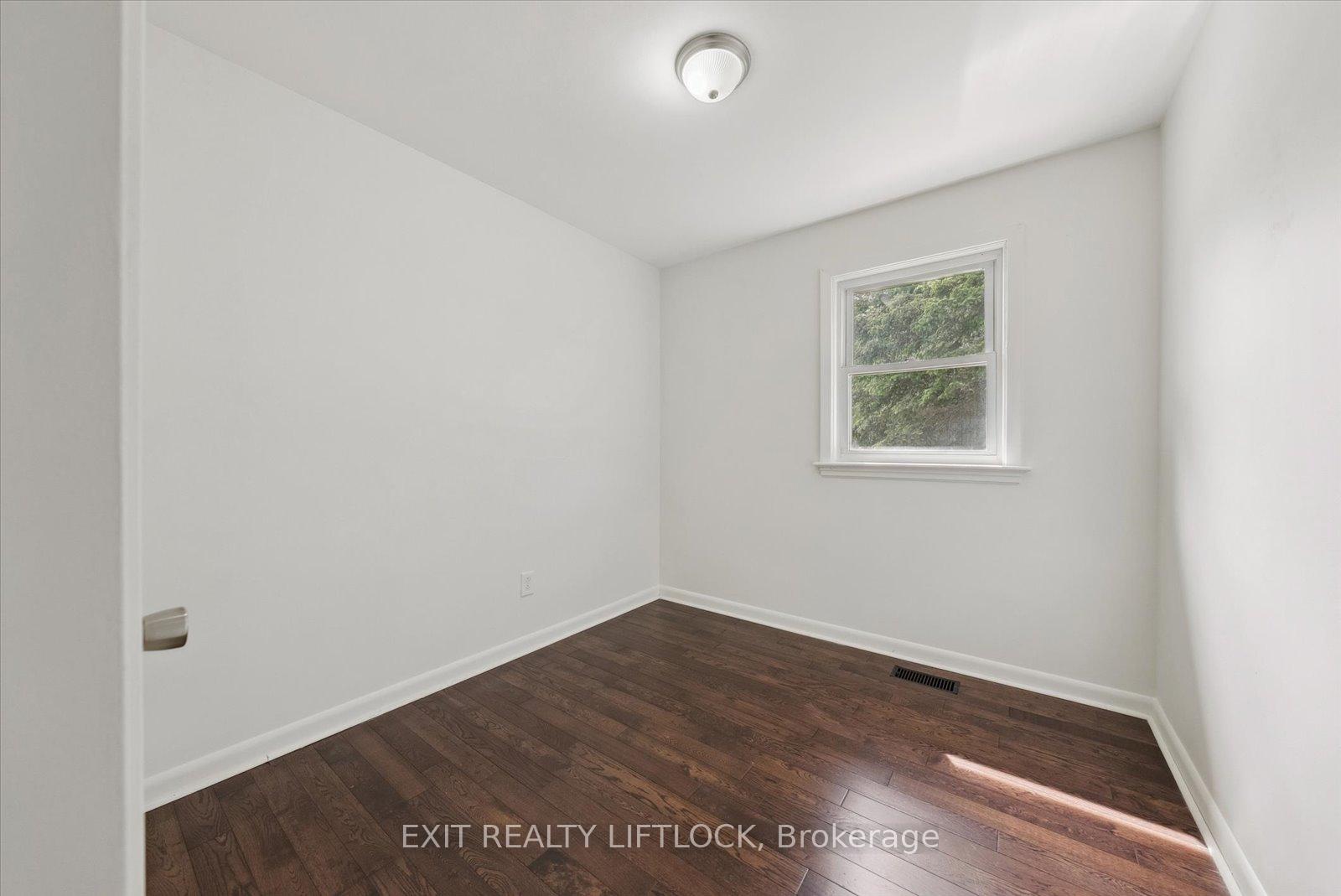 Photo 16 of 1294 Victory Drive, Peterborough, Town Ward 3 — HOMEH