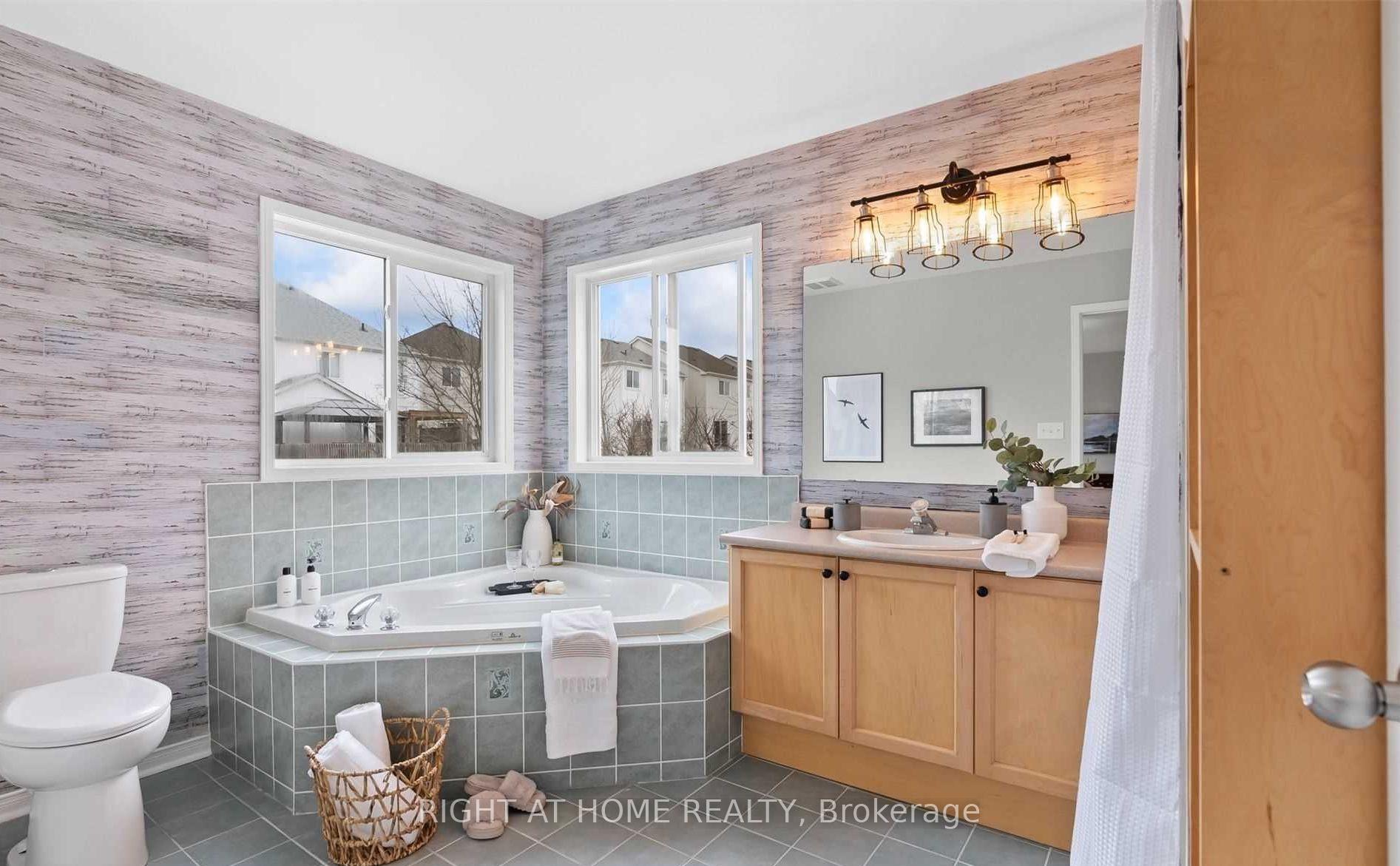 Photo 20 of 1427 Ashgrove Crescent, Oshawa, Pinecrest — HOMEH