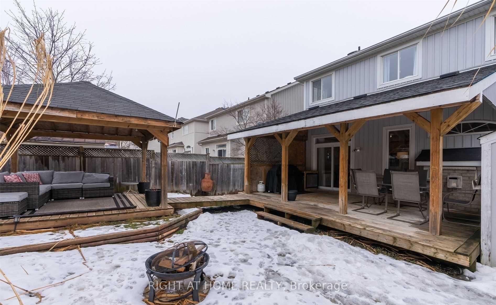Photo 24 of 1427 Ashgrove Crescent, Oshawa, Pinecrest — HOMEH