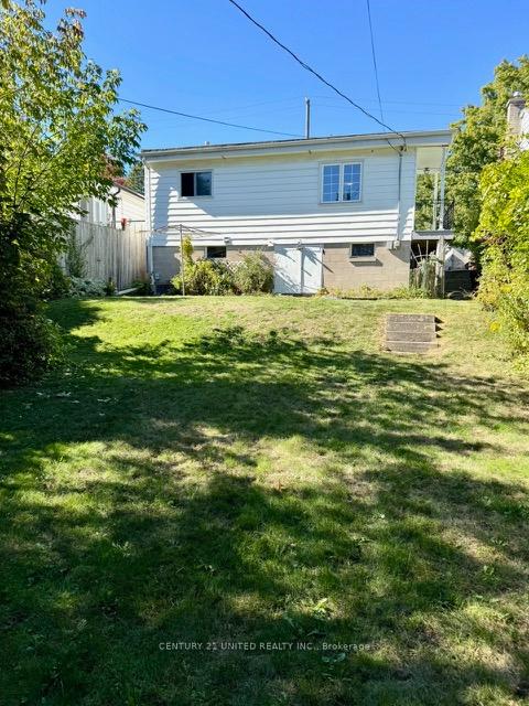 Photo 12 of 445 Bellevue Street, Peterborough, Northcrest Ward 5 — HOMEH
