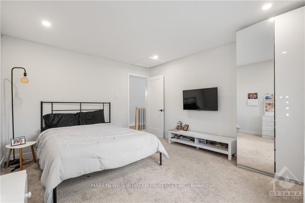 Photo 9 of 995 Fieldown Street, Ottawa, Cumberland Ridge — HOMEH