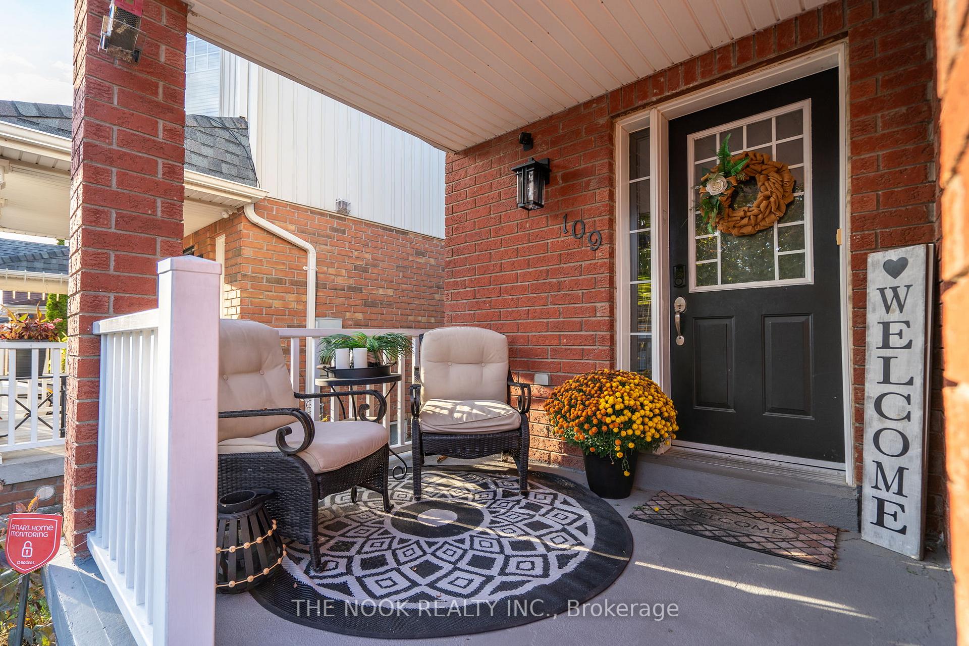 Photo 3 of 109 Brownridge Place, Whitby, Williamsburg — HOMEH