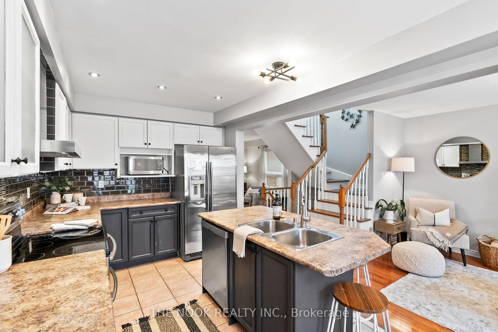 Photo 11 of 109 Brownridge Place, Whitby, Williamsburg — HOMEH