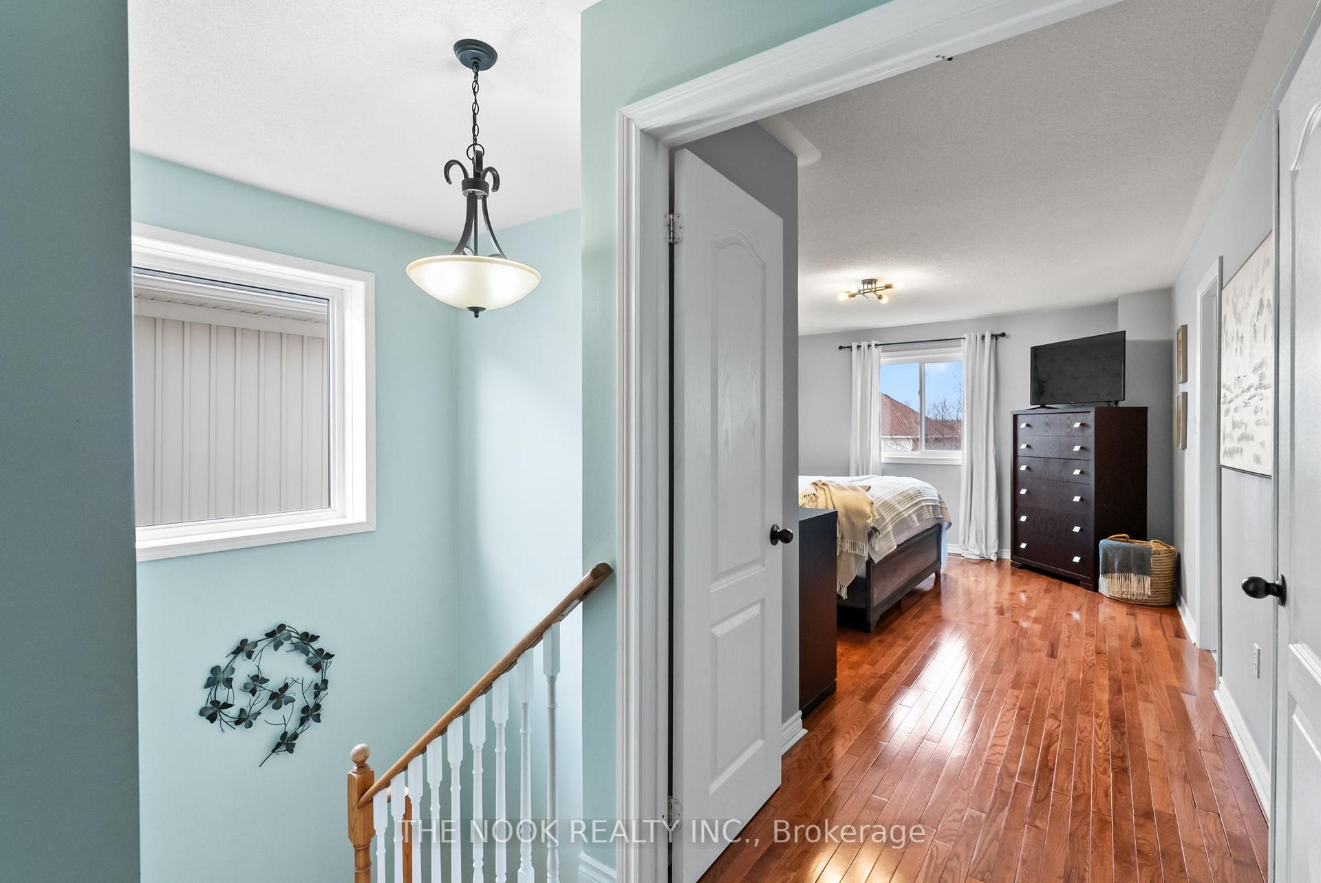 Photo 18 of 109 Brownridge Place, Whitby, Williamsburg — HOMEH