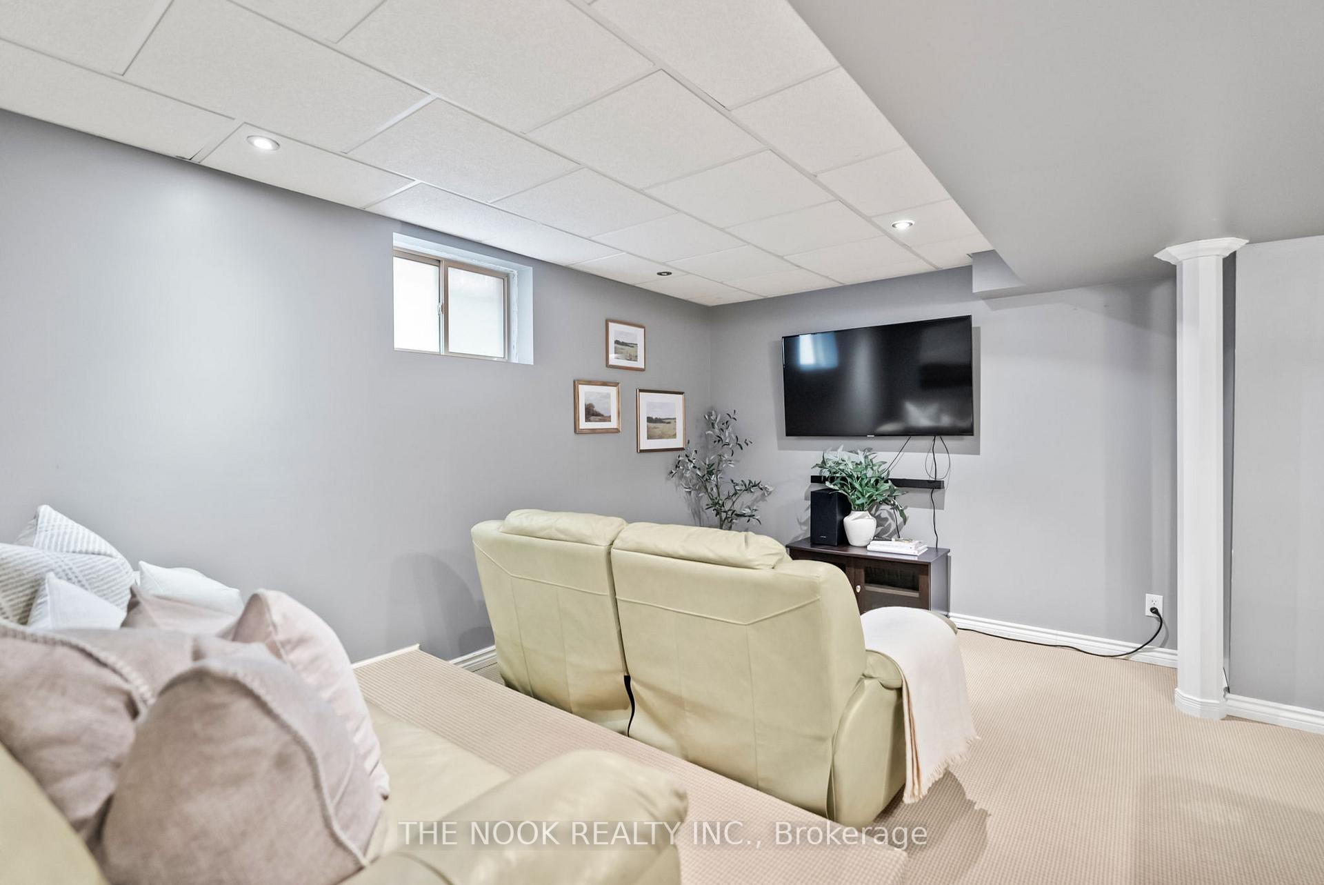 Photo 34 of 109 Brownridge Place, Whitby, Williamsburg — HOMEH