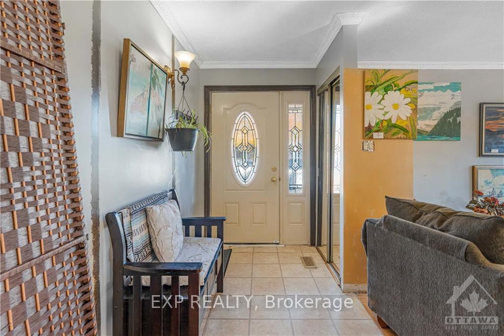 Photo 3 of 1392 Sault Street, Ottawa, Bilberry Creek/Queenswood Heights — HOMEH