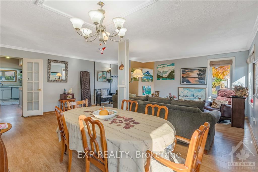 Photo 6 of 1392 Sault Street, Ottawa, Bilberry Creek/Queenswood Heights — HOMEH