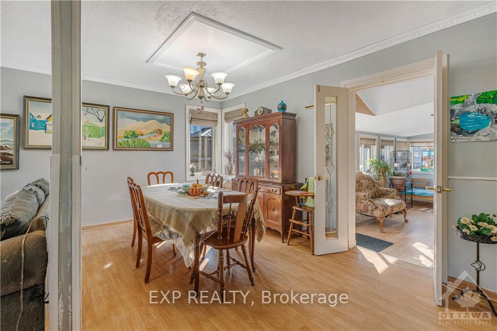 Photo 7 of 1392 Sault Street, Ottawa, Bilberry Creek/Queenswood Heights — HOMEH