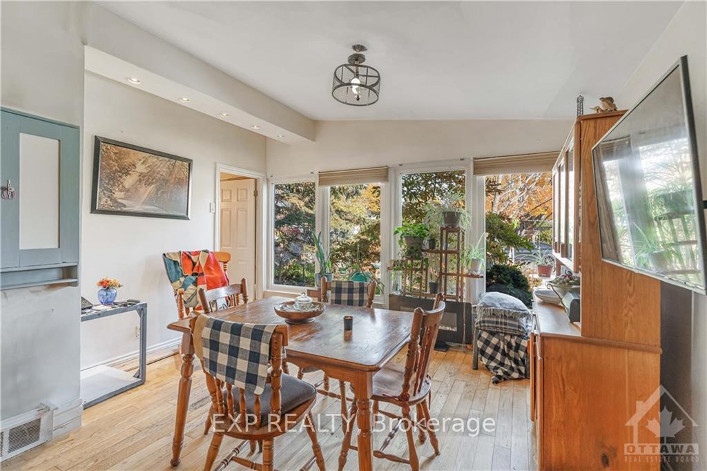 Photo 11 of 1392 Sault Street, Ottawa, Bilberry Creek/Queenswood Heights — HOMEH