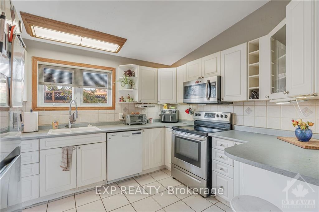 Photo 14 of 1392 Sault Street, Ottawa, Bilberry Creek/Queenswood Heights — HOMEH