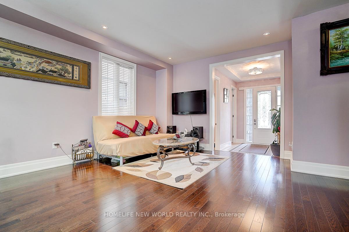 Photo 2 of 123 Fitzmaurice Drive, Vaughan, Patterson — HOMEH