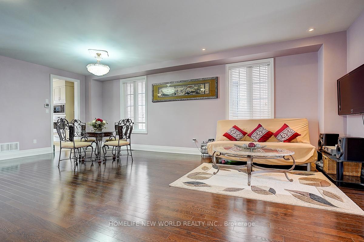 Photo 3 of 123 Fitzmaurice Drive, Vaughan, Patterson — HOMEH