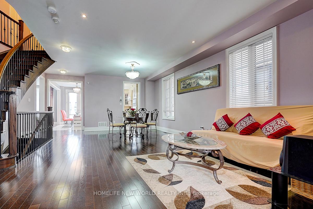 Photo 4 of 123 Fitzmaurice Drive, Vaughan, Patterson — HOMEH