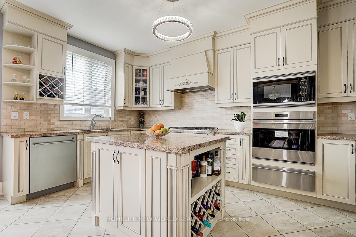 Photo 12 of 123 Fitzmaurice Drive, Vaughan, Patterson — HOMEH