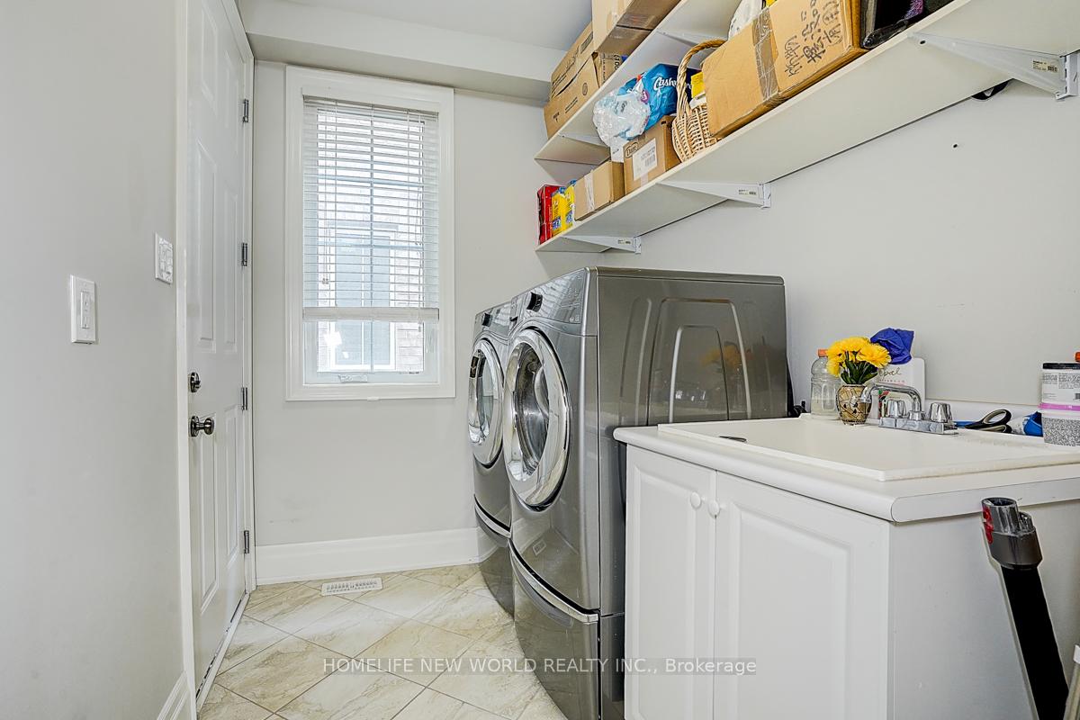 Photo 17 of 123 Fitzmaurice Drive, Vaughan, Patterson — HOMEH