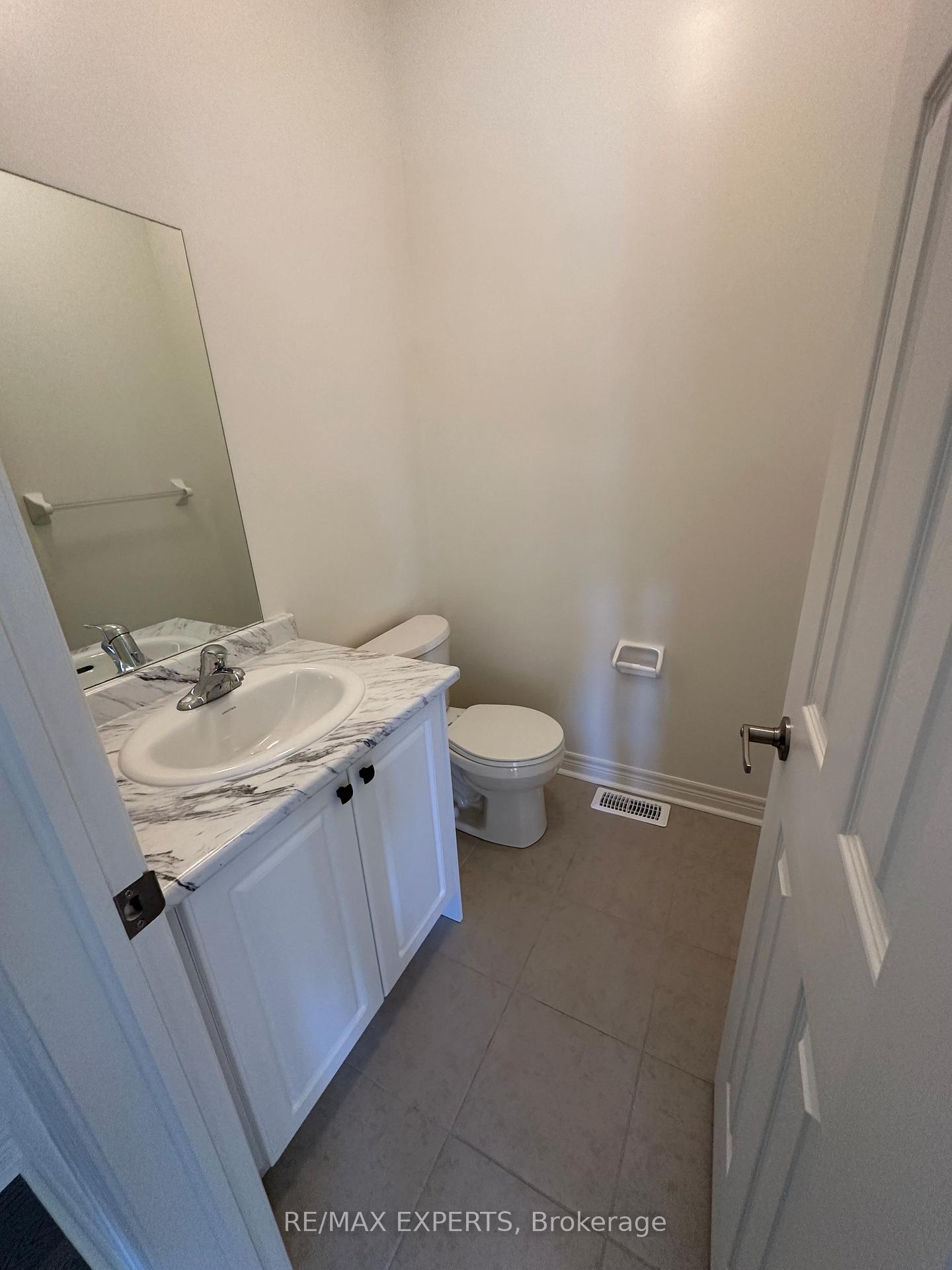 Photo 4 of 1172 Drinkle Crescent, Oshawa, Eastdale — HOMEH