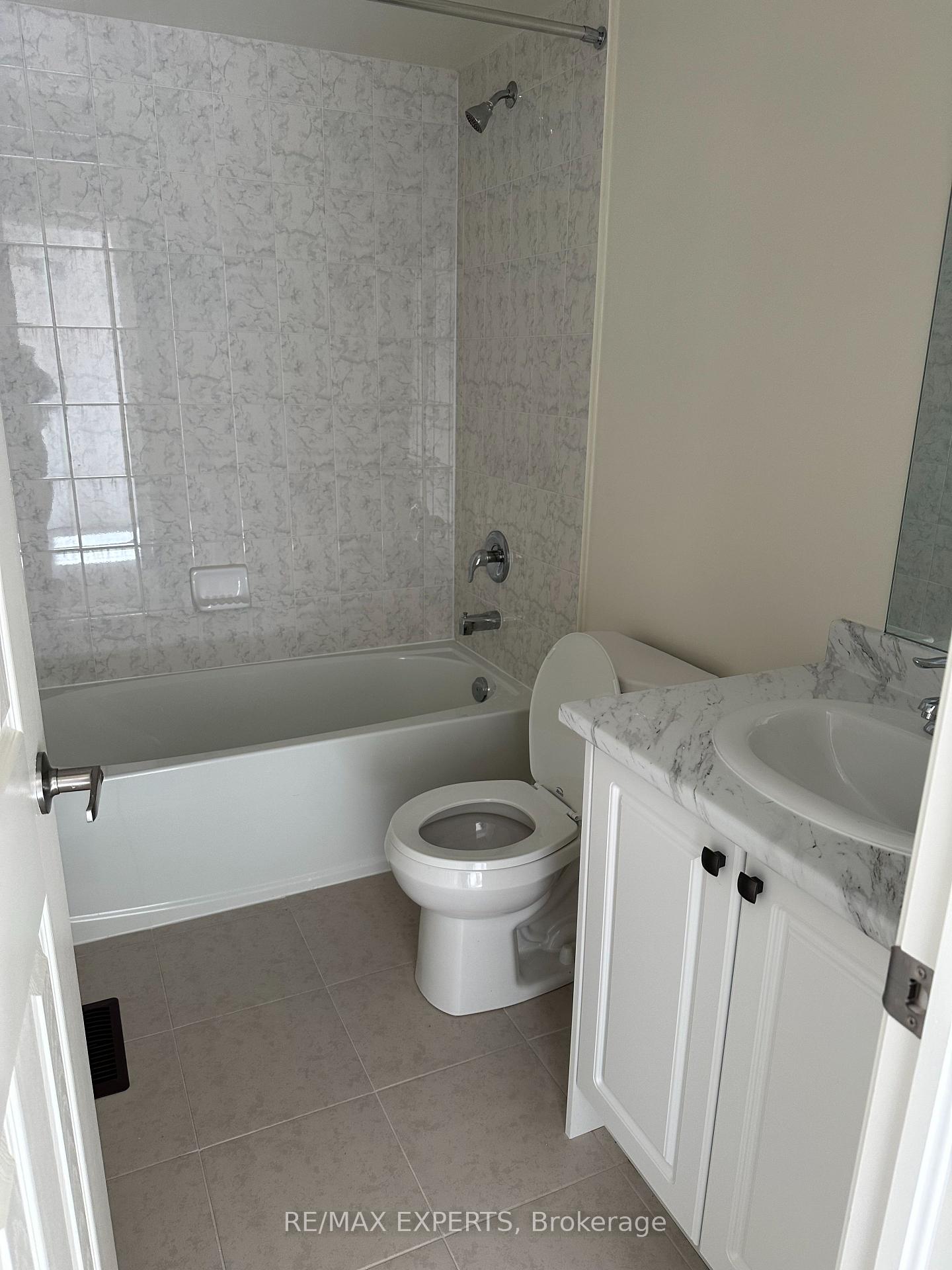 Photo 13 of 1172 Drinkle Crescent, Oshawa, Eastdale — HOMEH