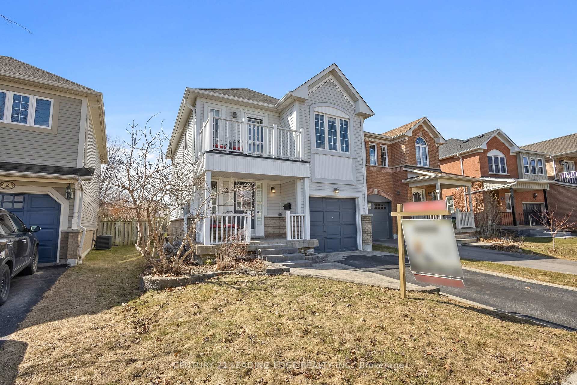 Photo 3 of 4 Four Winds Drive, Whitby, Port Whitby — HOMEH