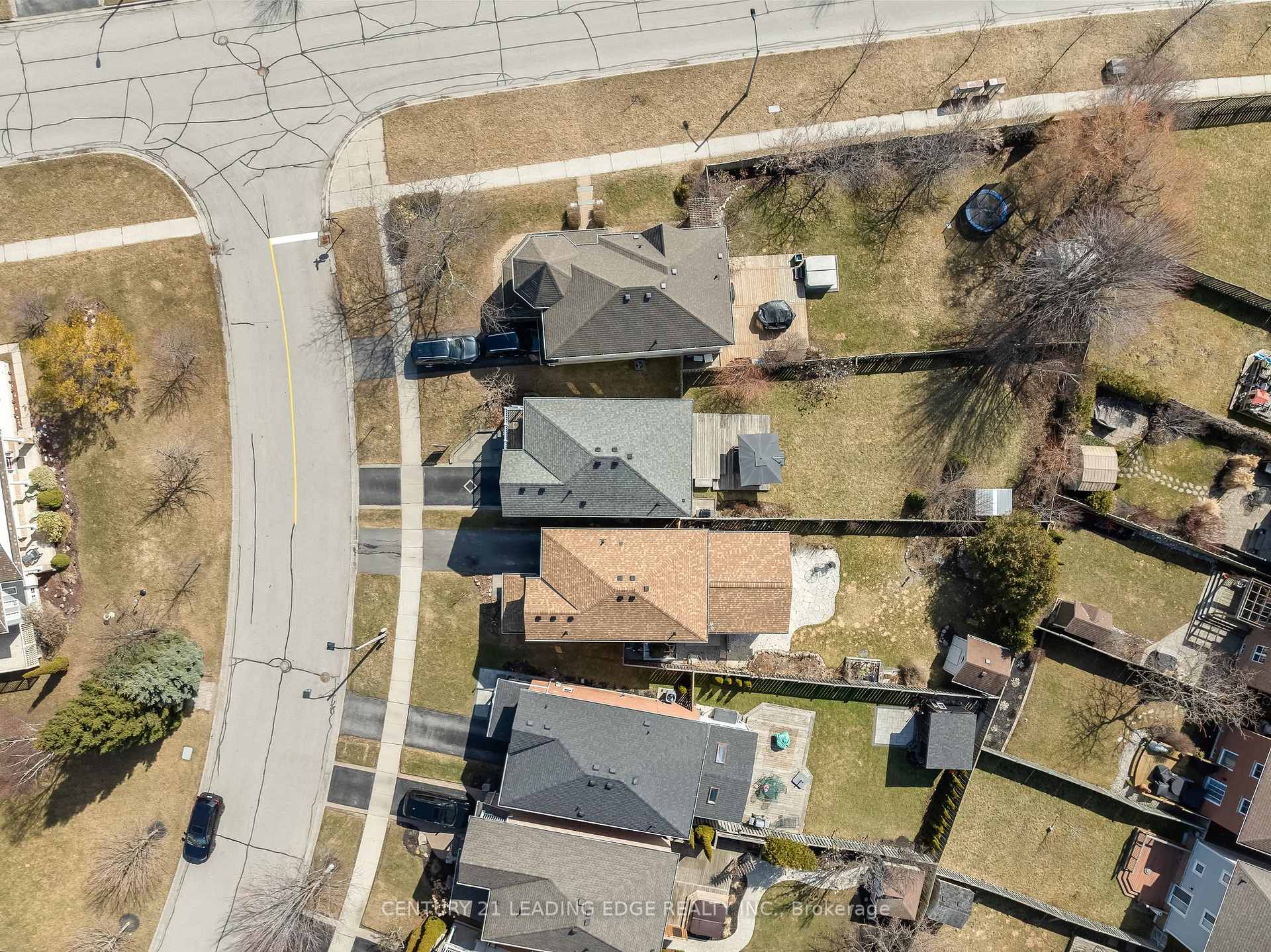 Photo 4 of 4 Four Winds Drive, Whitby, Port Whitby — HOMEH