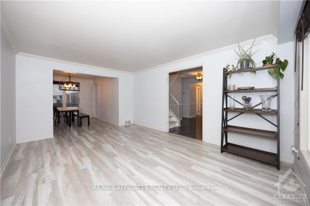 Photo 8 of 413 Cloverheath Crescent, Ottawa, Queenswood Heights South — HOMEH