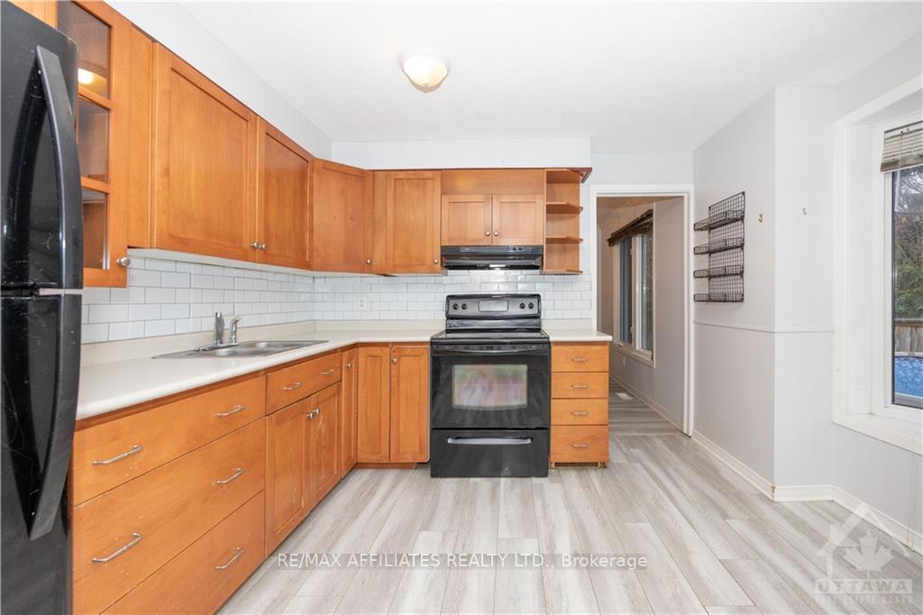 Photo 12 of 413 Cloverheath Crescent, Ottawa, Queenswood Heights South — HOMEH
