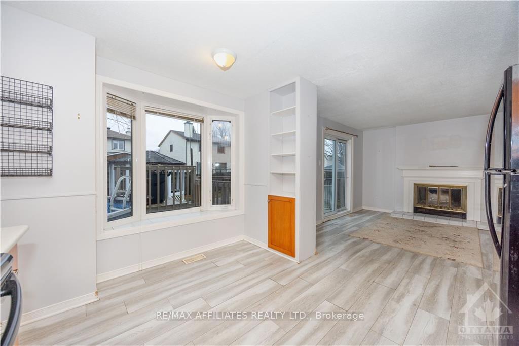 Photo 13 of 413 Cloverheath Crescent, Ottawa, Queenswood Heights South — HOMEH