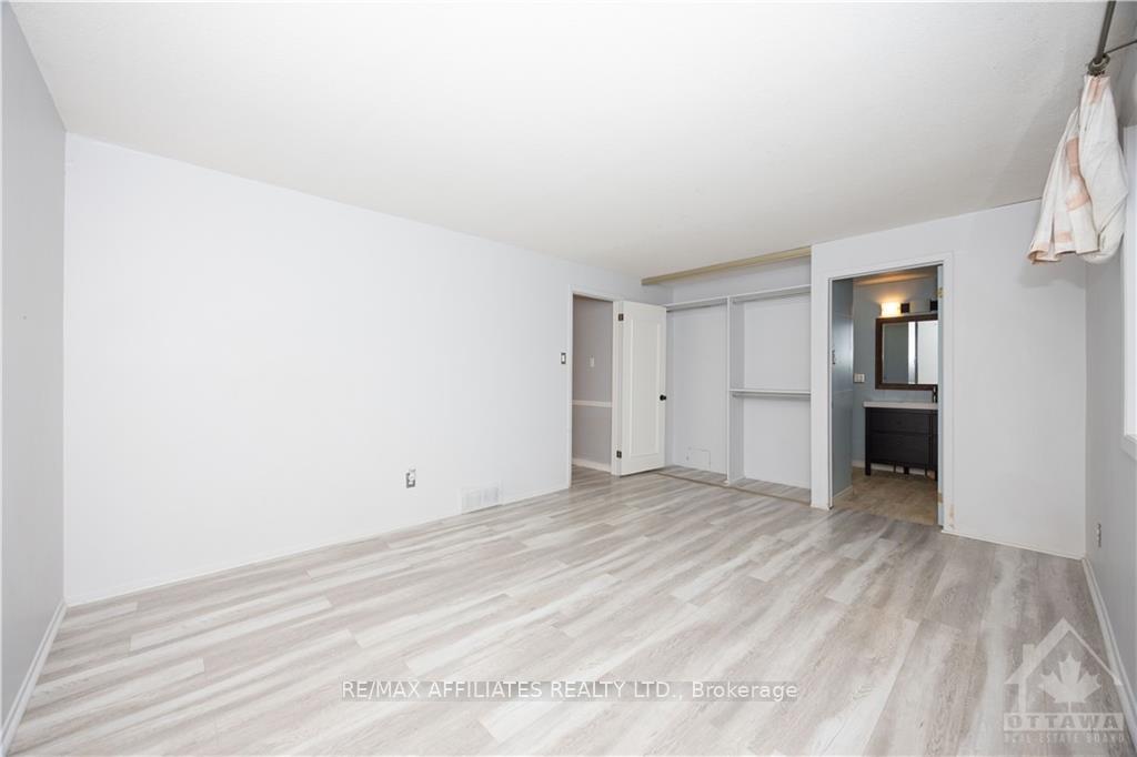 Photo 19 of 413 Cloverheath Crescent, Ottawa, Queenswood Heights South — HOMEH