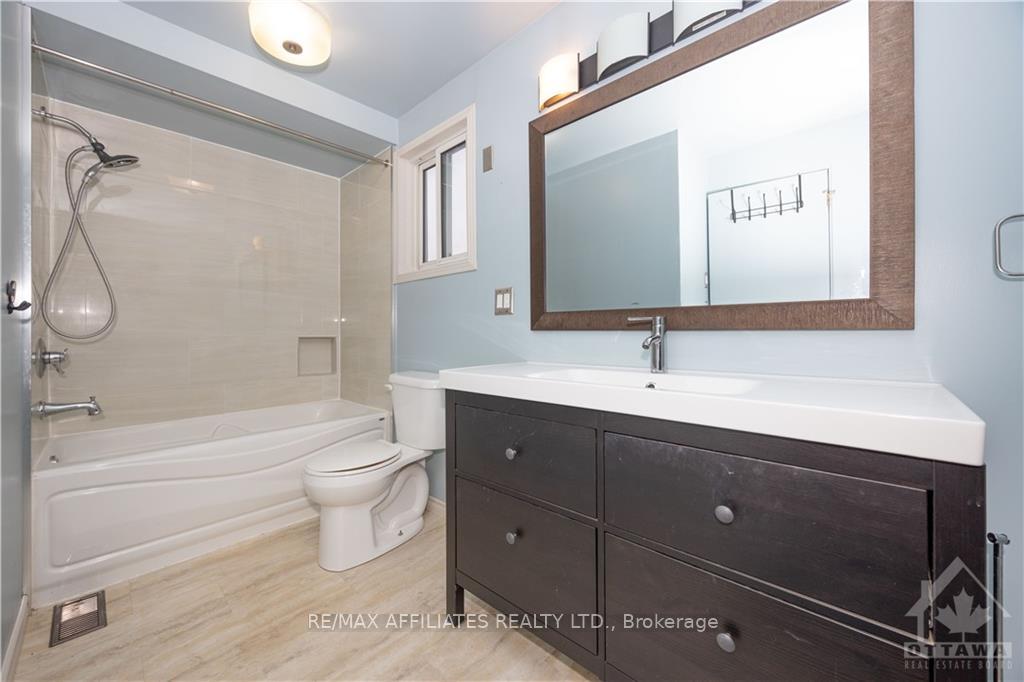Photo 20 of 413 Cloverheath Crescent, Ottawa, Queenswood Heights South — HOMEH