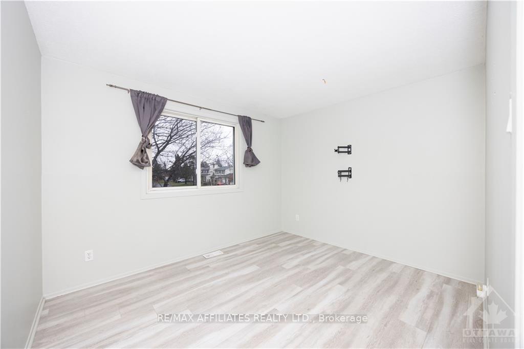 Photo 21 of 413 Cloverheath Crescent, Ottawa, Queenswood Heights South — HOMEH