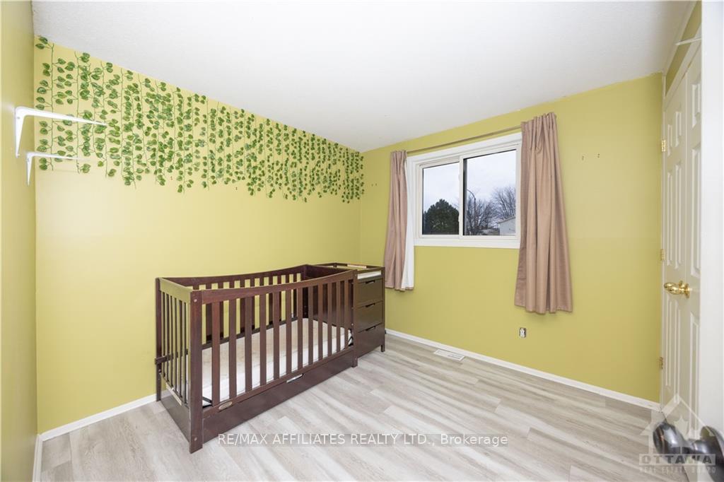 Photo 22 of 413 Cloverheath Crescent, Ottawa, Queenswood Heights South — HOMEH