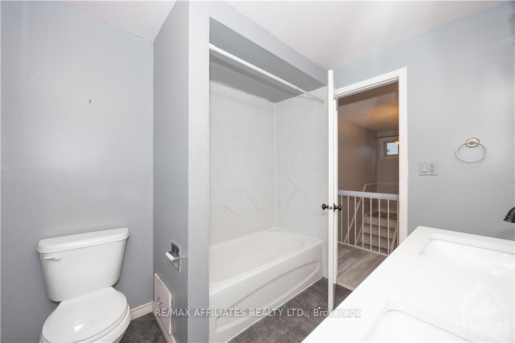 Photo 24 of 413 Cloverheath Crescent, Ottawa, Queenswood Heights South — HOMEH