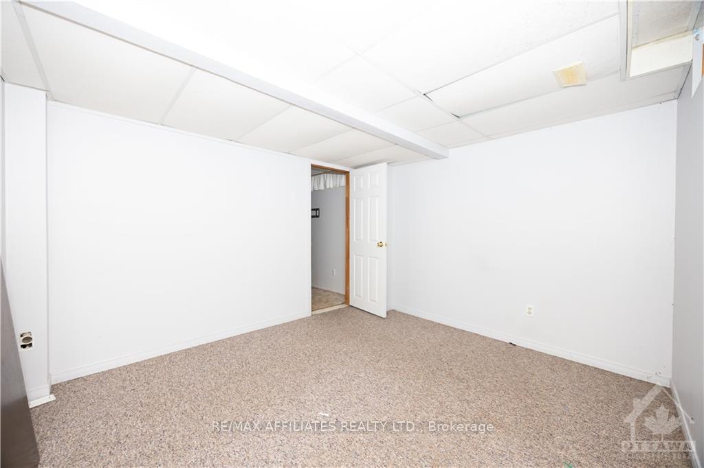 Photo 26 of 413 Cloverheath Crescent, Ottawa, Queenswood Heights South — HOMEH