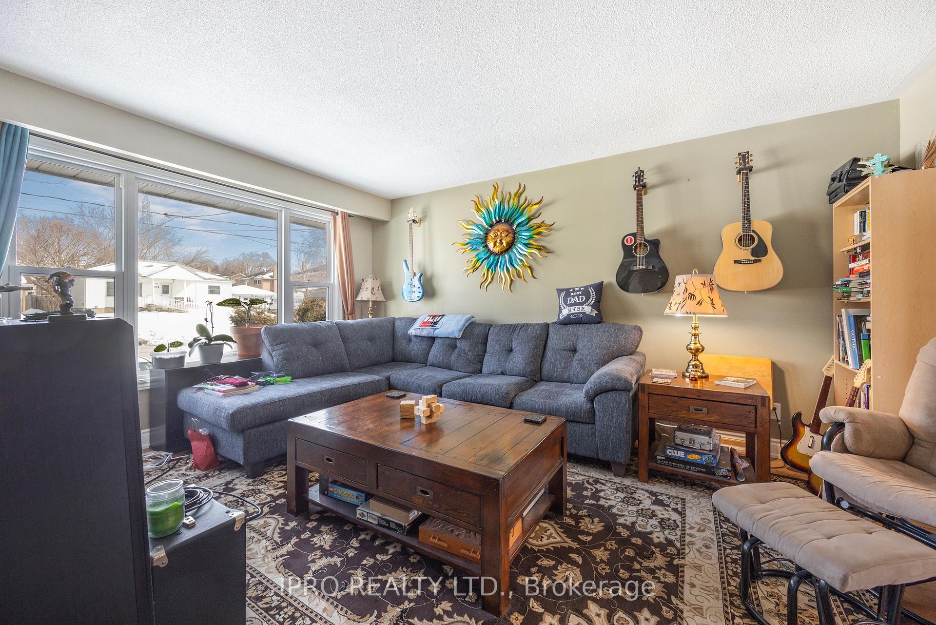 Photo 6 of 504 Stewart Street, Whitby, Blue Grass Meadows — HOMEH