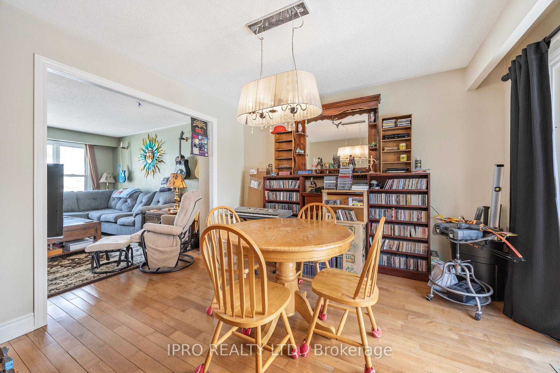 Photo 8 of 504 Stewart Street, Whitby, Blue Grass Meadows — HOMEH