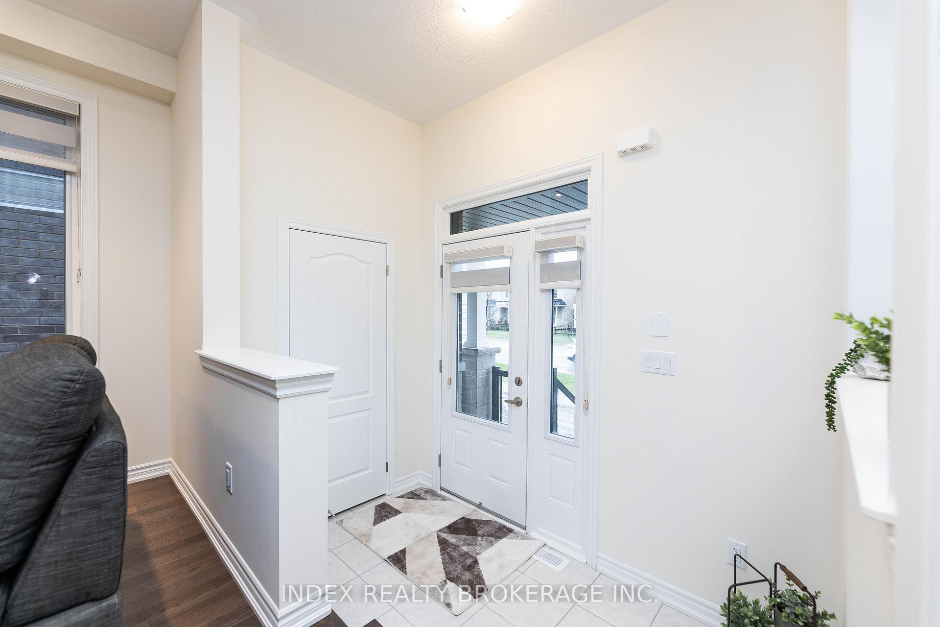 Photo 2 of 21 Mountainside Crescent, Whitby, Rolling Acres — HOMEH