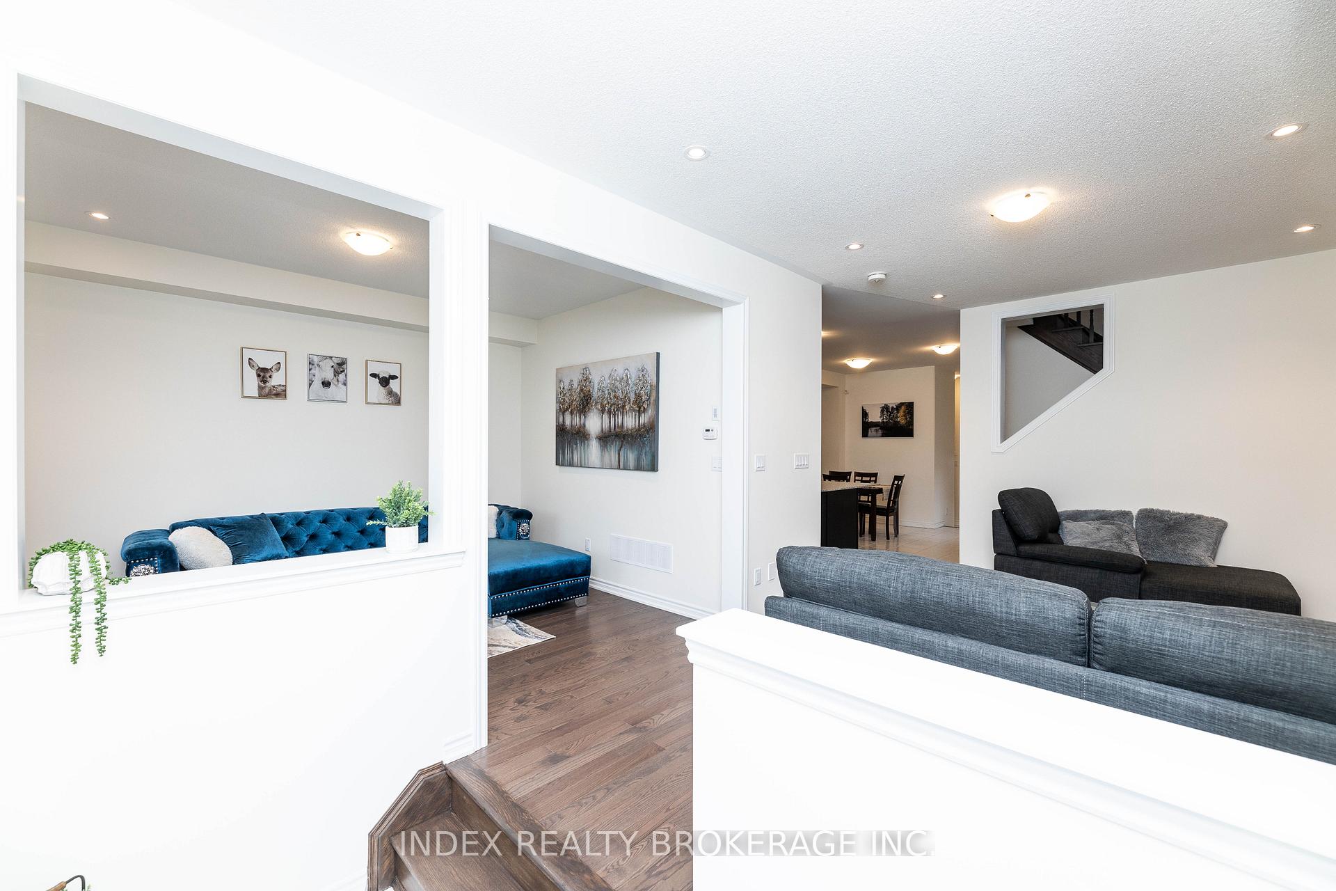 Photo 4 of 21 Mountainside Crescent, Whitby, Rolling Acres — HOMEH