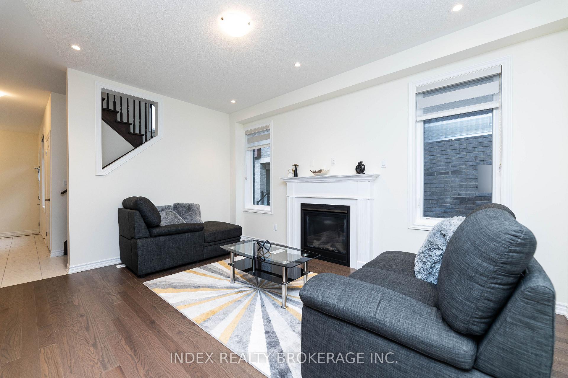 Photo 8 of 21 Mountainside Crescent, Whitby, Rolling Acres — HOMEH
