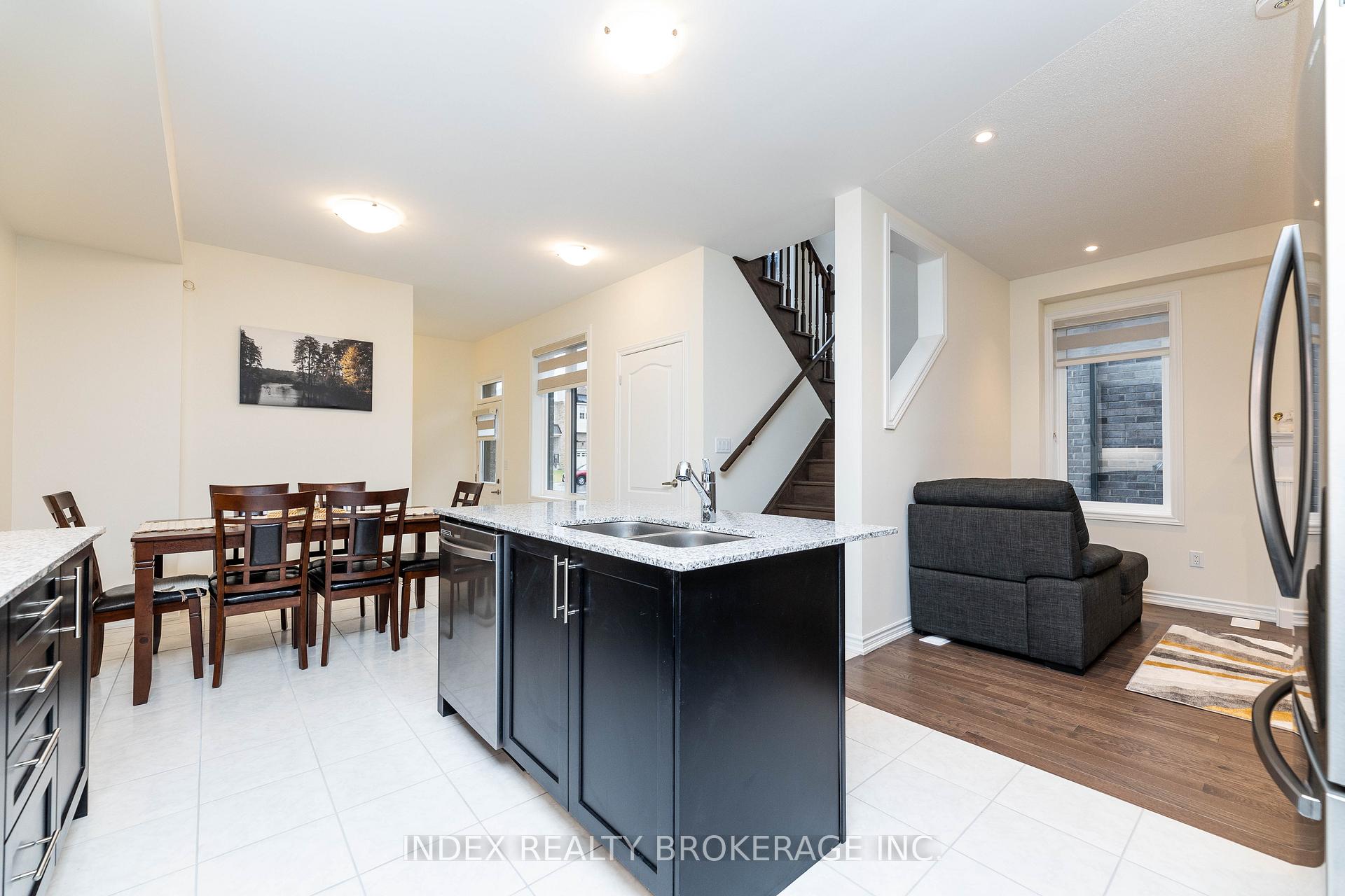 Photo 16 of 21 Mountainside Crescent, Whitby, Rolling Acres — HOMEH