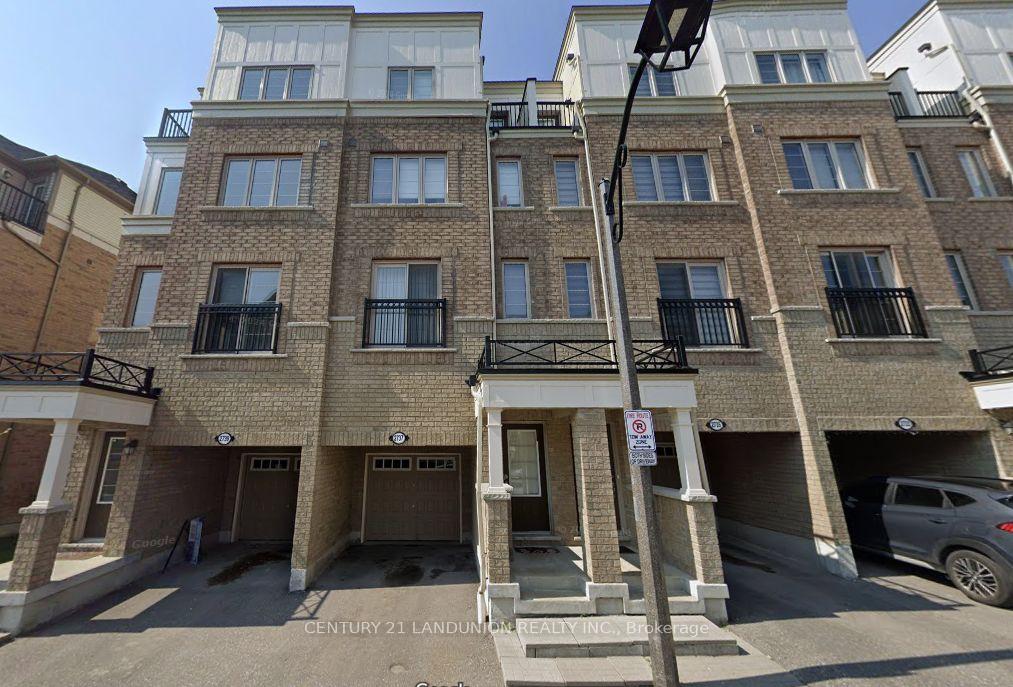 Front of 2737 Deputy Minister Path